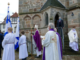 Bischof Dr. Michael Gerber besucht St. Crescentius (Foto: Karl-Franz Thiede)